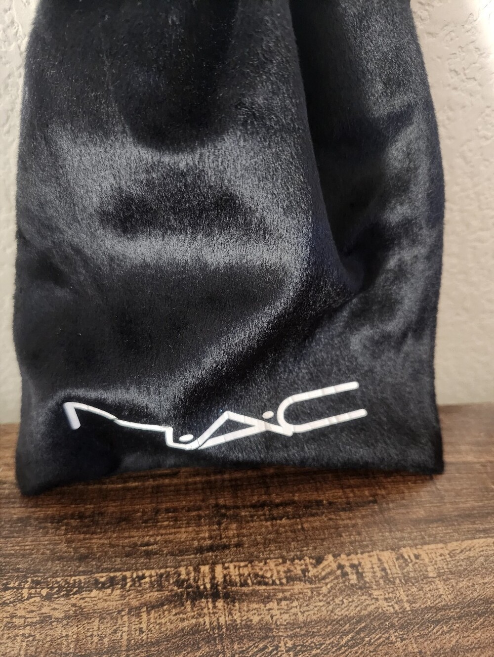 MAC Black Velvet Drawstring Pouch - Picture 6 of 7